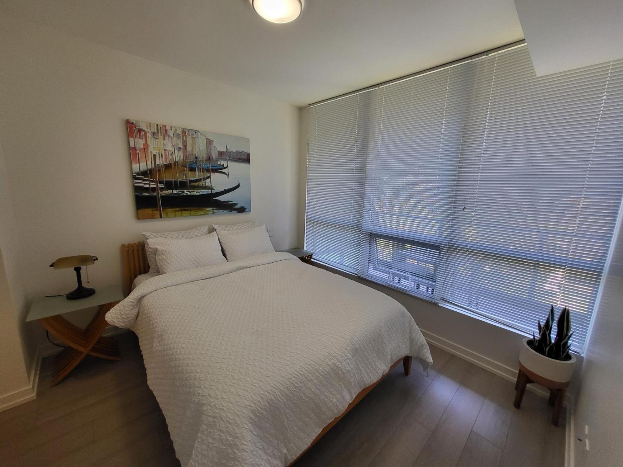 Your Perfect Escape - Modern Landmark Condo In Downtown Calgary - Free Parking- Premium Location Exterior foto